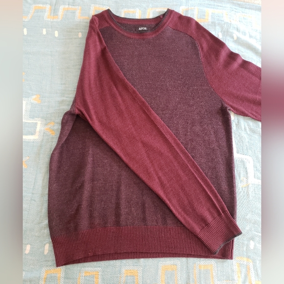 Mens Crewneck Sweater Size Medium Burgundy New - Picture 2 of 8